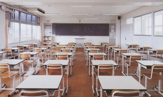 教室-4です。